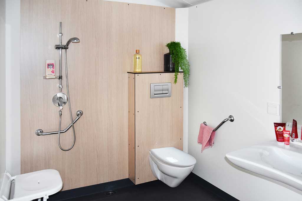 salle de bain mobil-home à Thonon-les-Bains panama